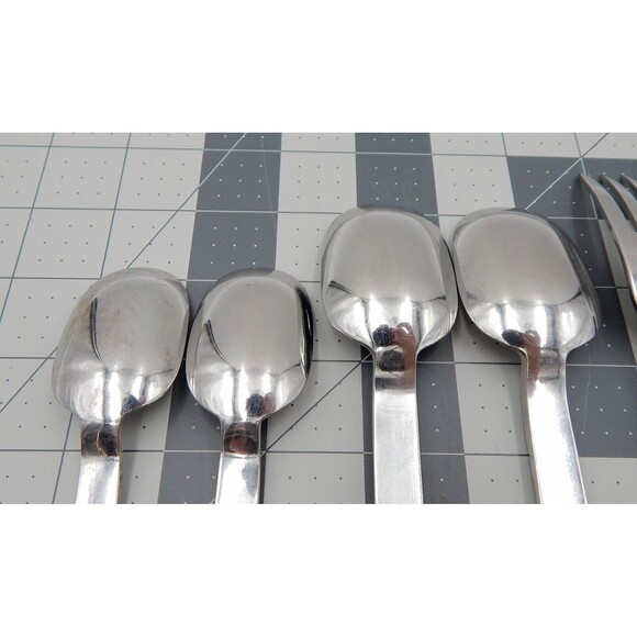 Retroneu INFINITE Stainless Dinner Spoon Fork Knife 18/8 Korea Glossy Flatware - Picture 9 of 16